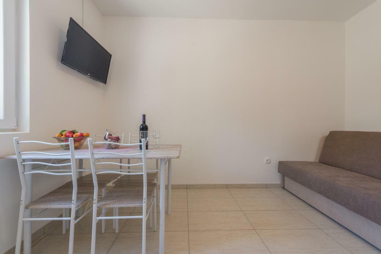 Apartmani Dupor Gornji Karin Exterior photo